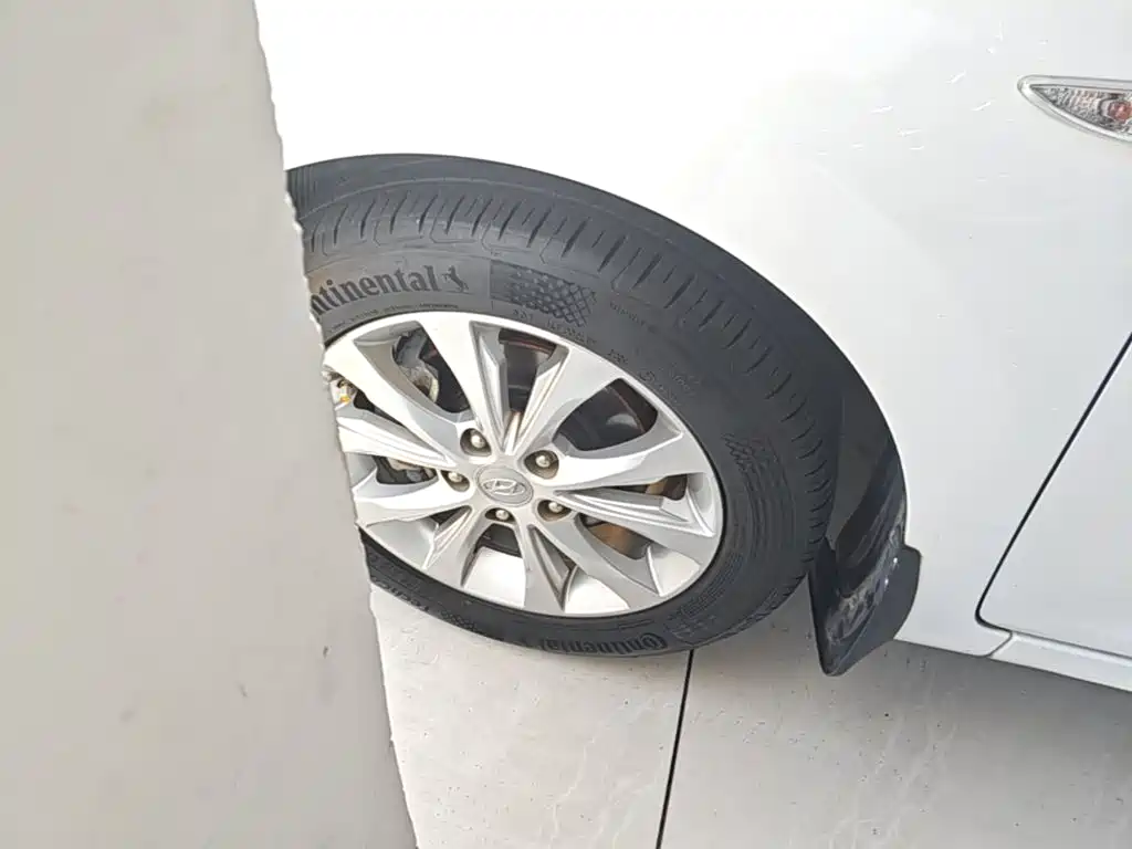 Hyundai Elantra Langdong — миниатюра 23
