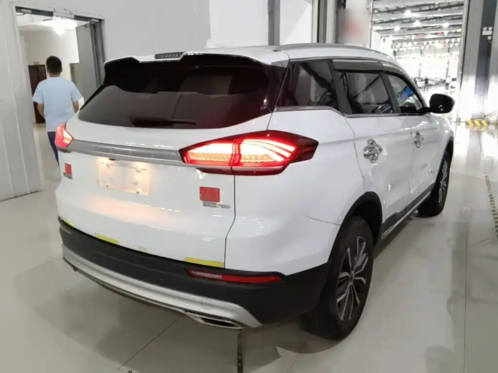 Geely Boyue — миниатюра 7