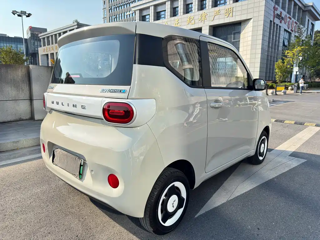 Wuling MINIEV — миниатюра 18