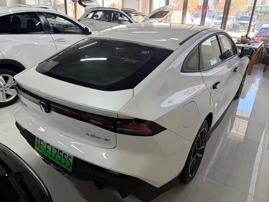 CHANGAN UNI V SMART IDD