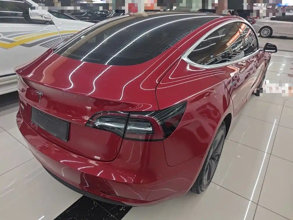 Tesla Model 3 — миниатюра 7