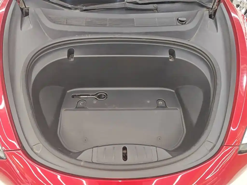 Tesla Model 3 — миниатюра 20