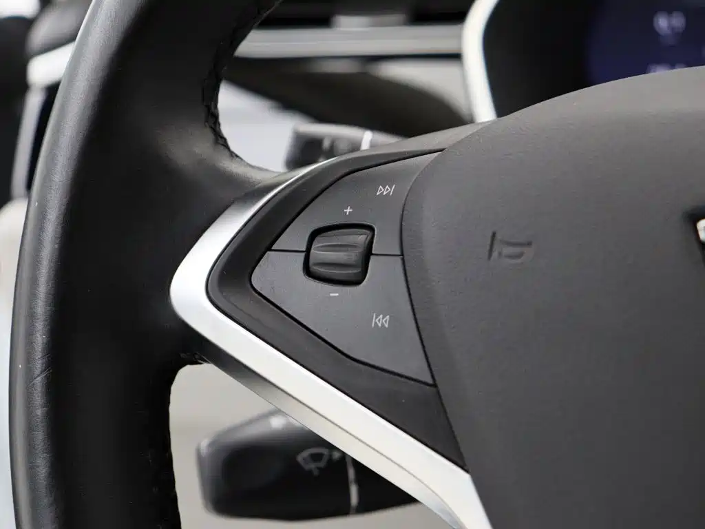 Tesla Model S — миниатюра 12