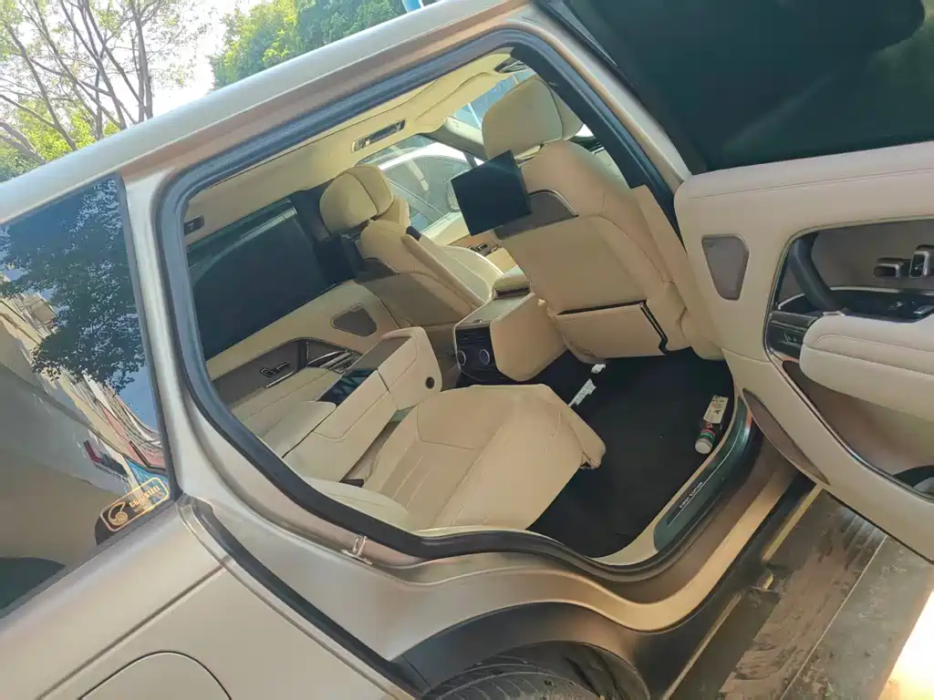Land Rover Range Rover — миниатюра 5