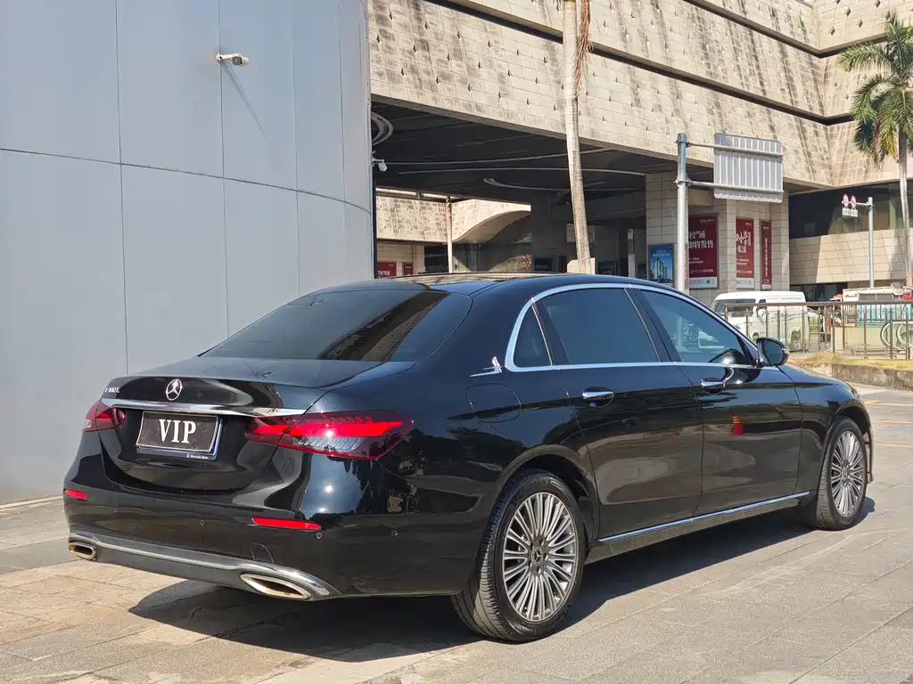 Mercedes-Benz E-Class — миниатюра 5