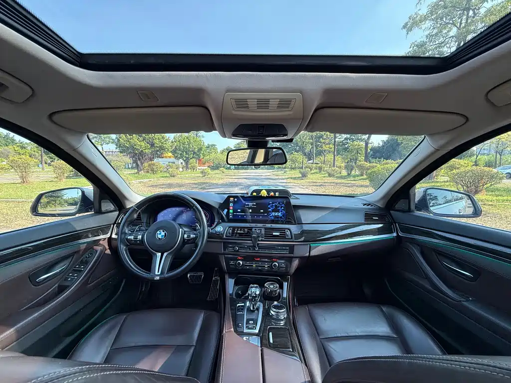 BMW 5 Series — миниатюра 12