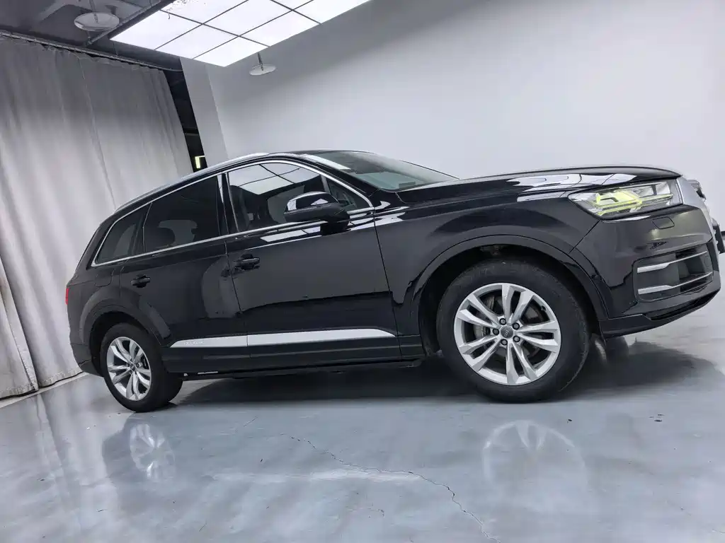 Audi Q7 — миниатюра 5