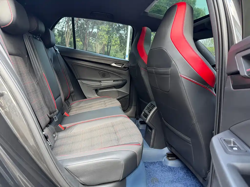 Volkswagen Golf GTI — миниатюра 14