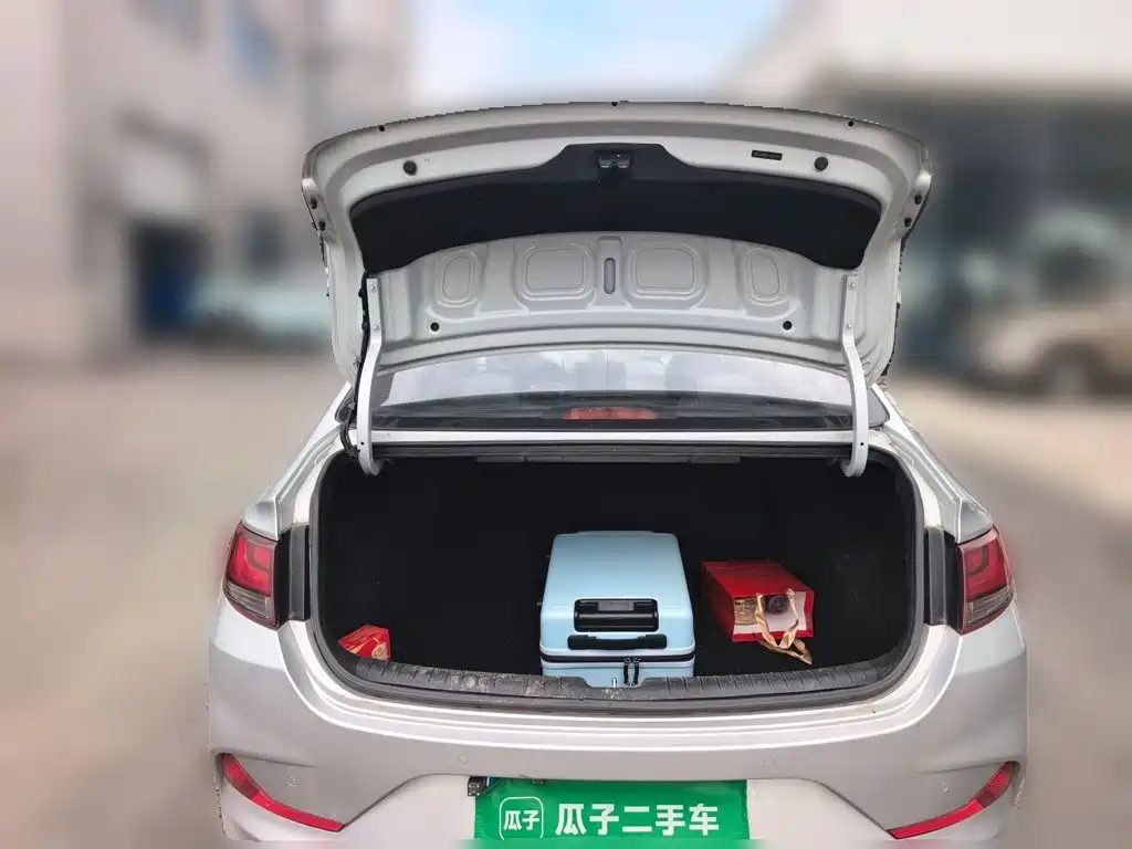 Hyundai Elantra — миниатюра 15