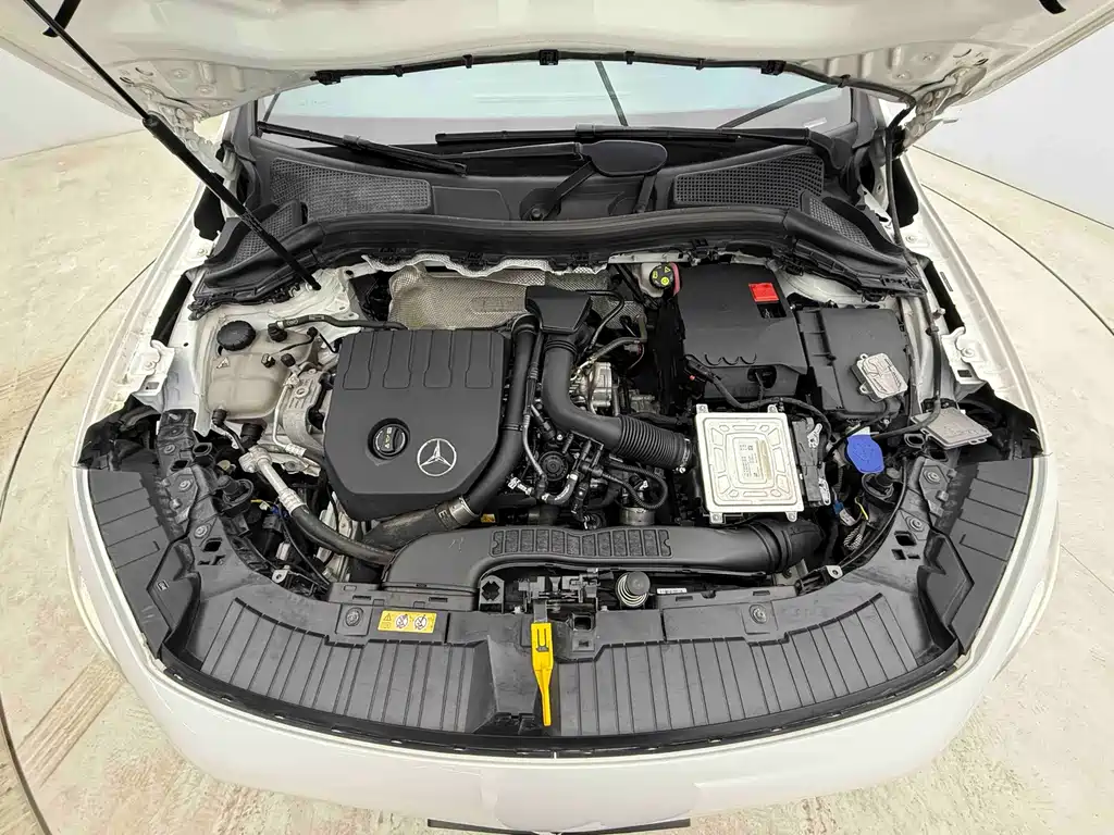 Mercedes-Benz GLA — миниатюра 8