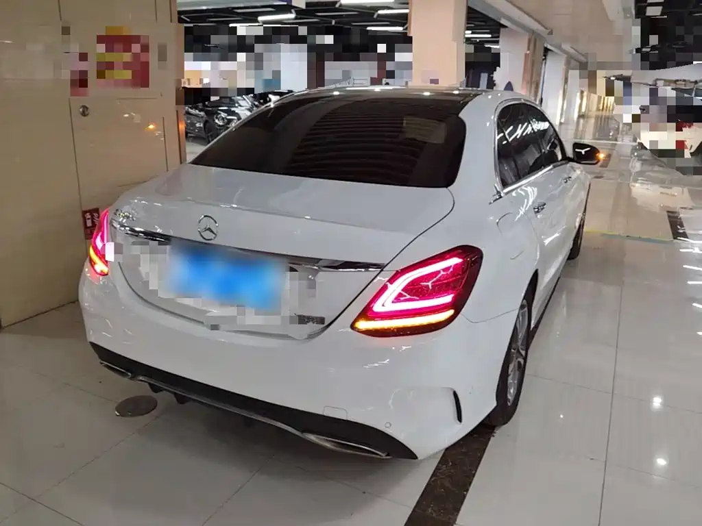 Mercedes-Benz C-Class — миниатюра 7