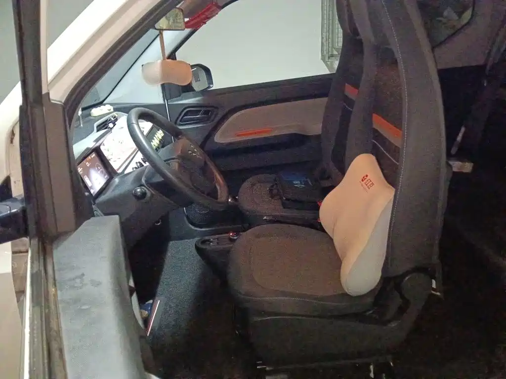 Wuling MINIEV — миниатюра 8