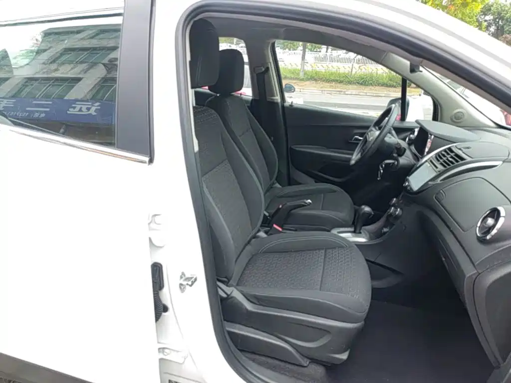 Chevrolet Trax — миниатюра 25