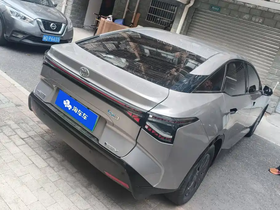 Toyota bZ3 — миниатюра 3