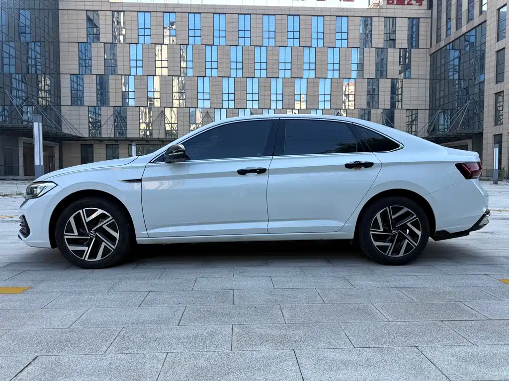Volkswagen Sagitar — миниатюра 4