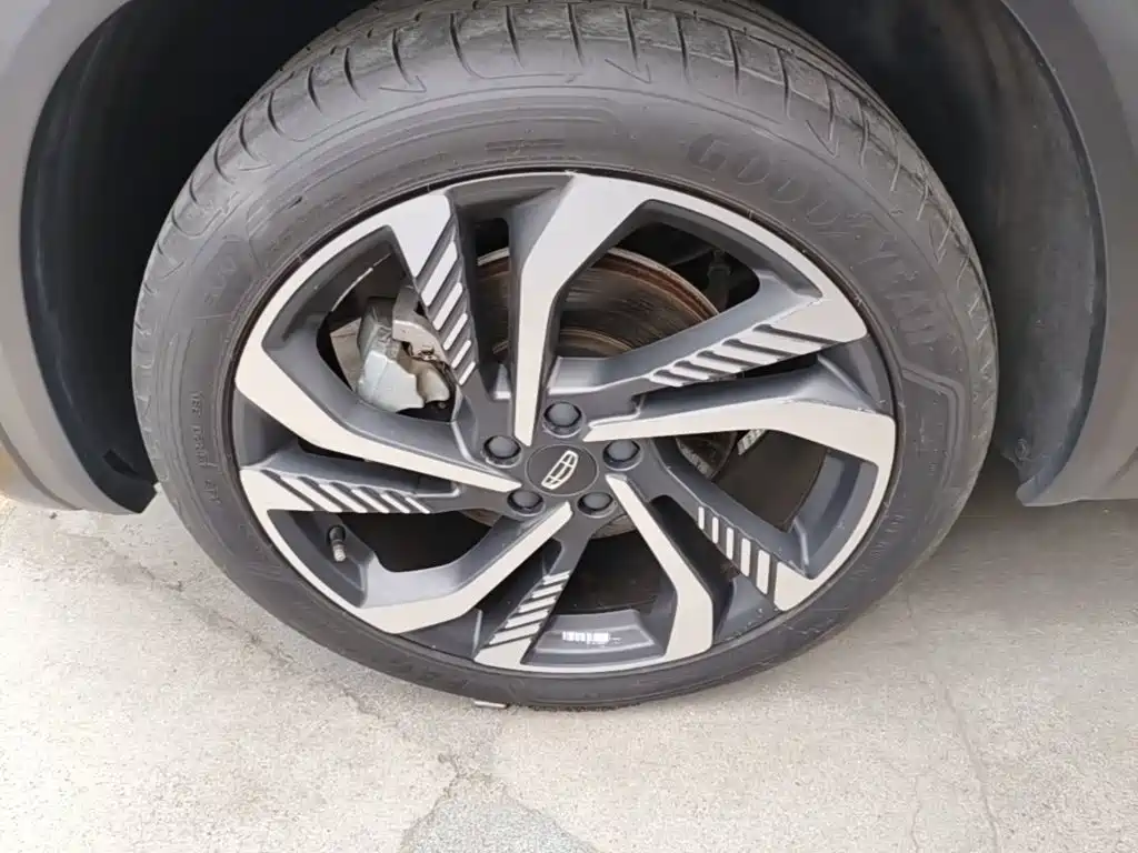 Geely Xingyue L — миниатюра 23