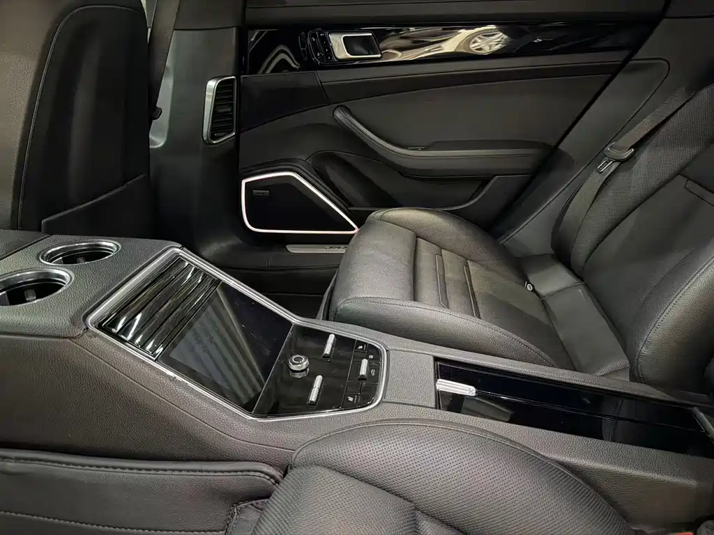 Porsche Panamera — миниатюра 10