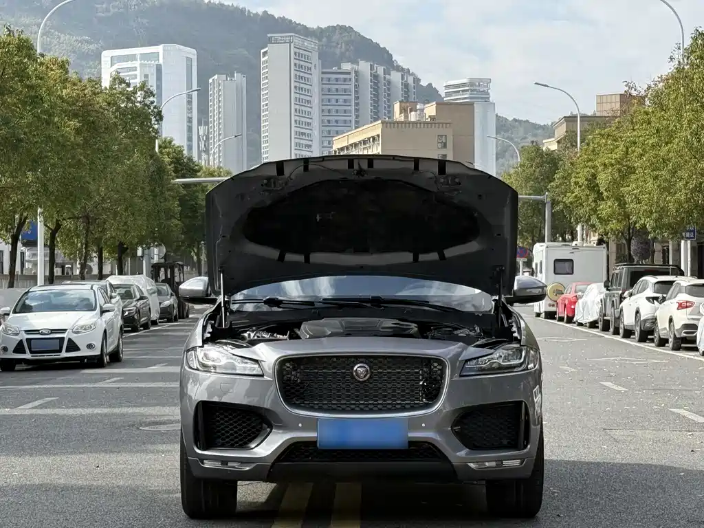 JAGUAR F PACE