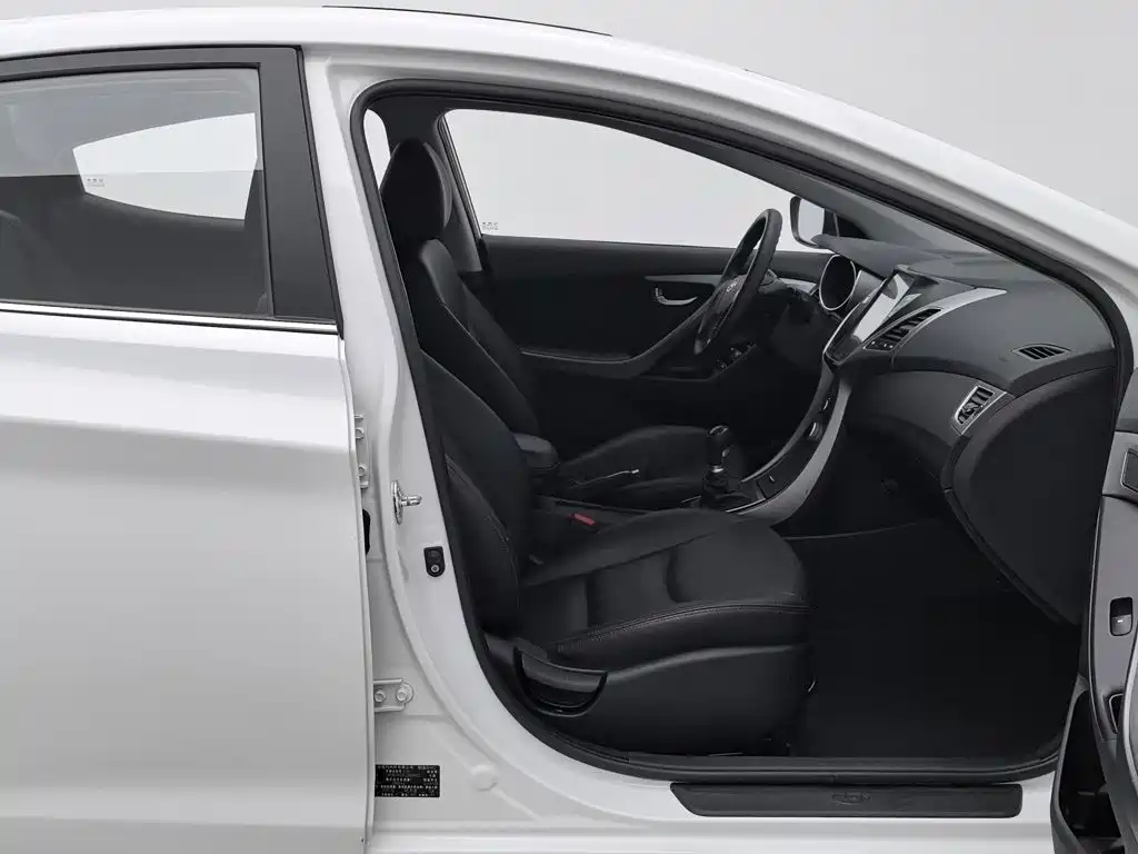 Hyundai Elantra Langdong — миниатюра 23