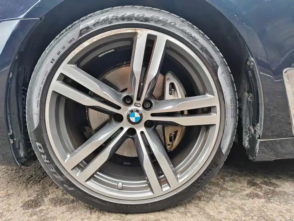BMW 7 Series — миниатюра 15