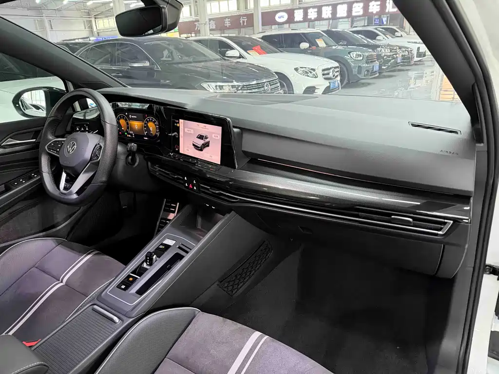 Volkswagen Golf — миниатюра 18