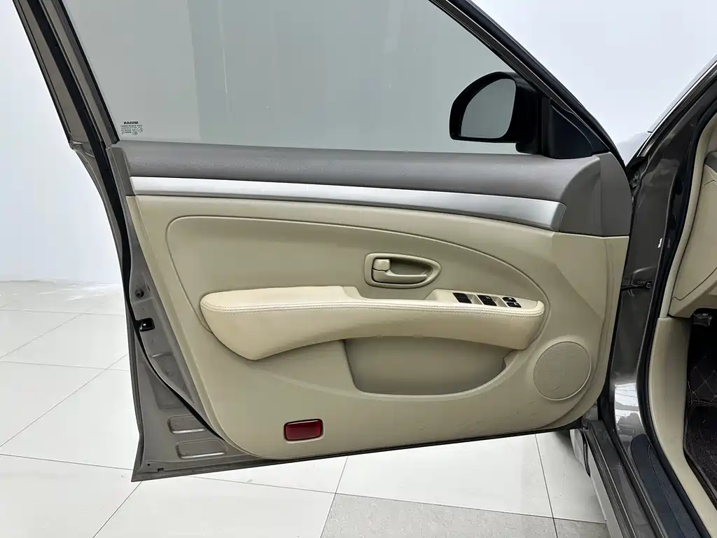Nissan Sylphy — миниатюра 7