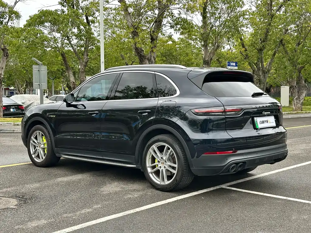 PORSCHE CAYENNE NEW ENERGY
