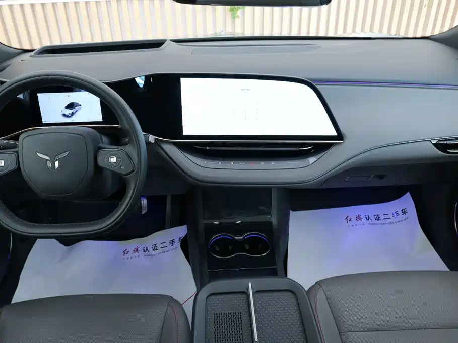 Hongqi Hongqi EH7 — миниатюра 9