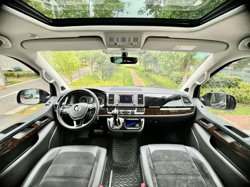 Volkswagen Multivan — миниатюра 11