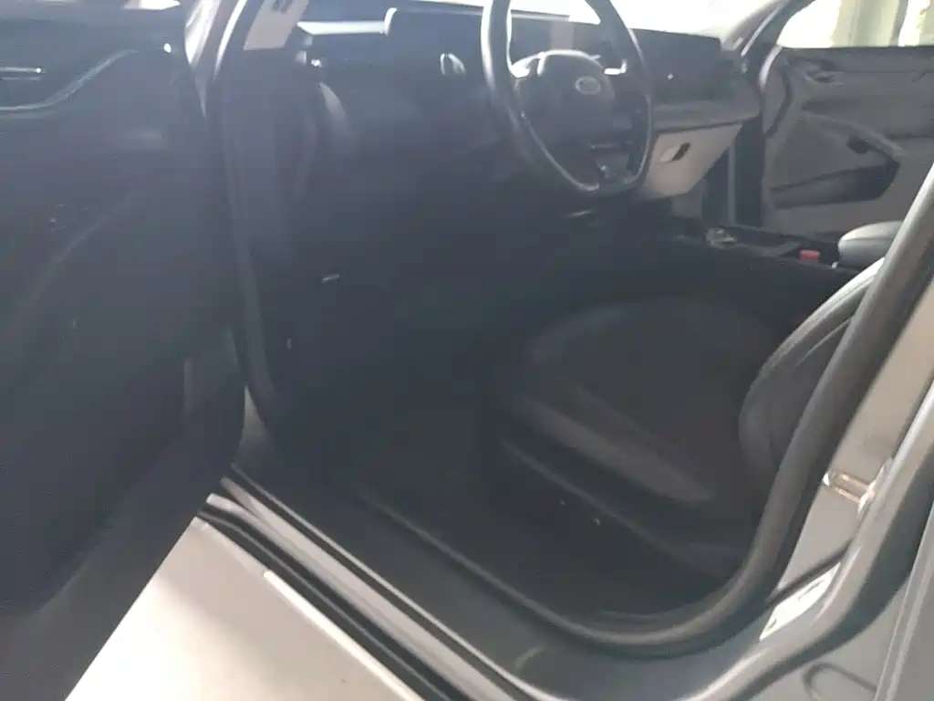 Ford Mondeo — миниатюра 16