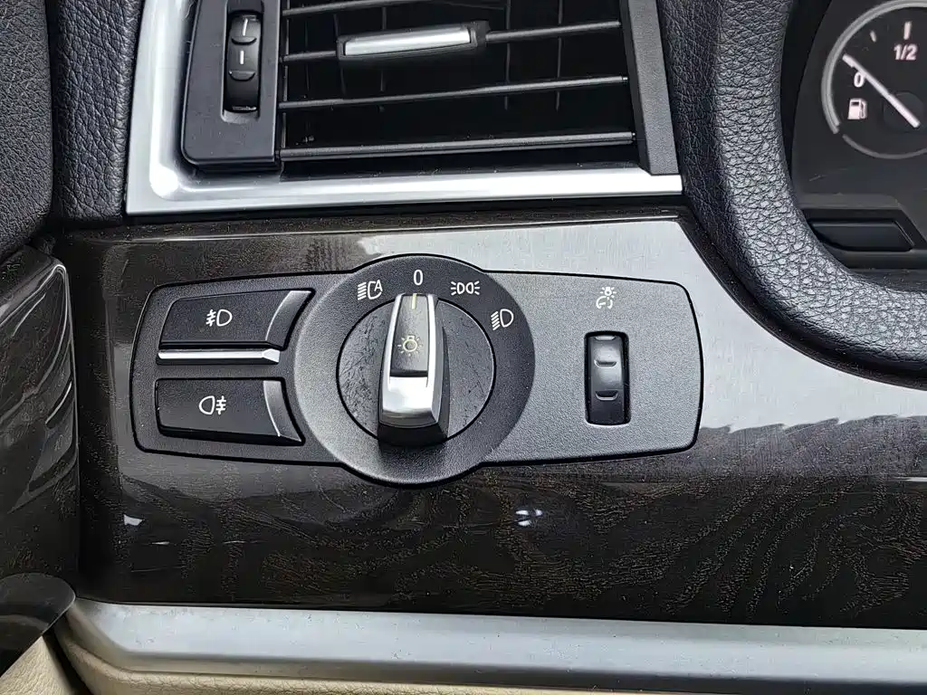 BMW 5 Series GT — миниатюра 21