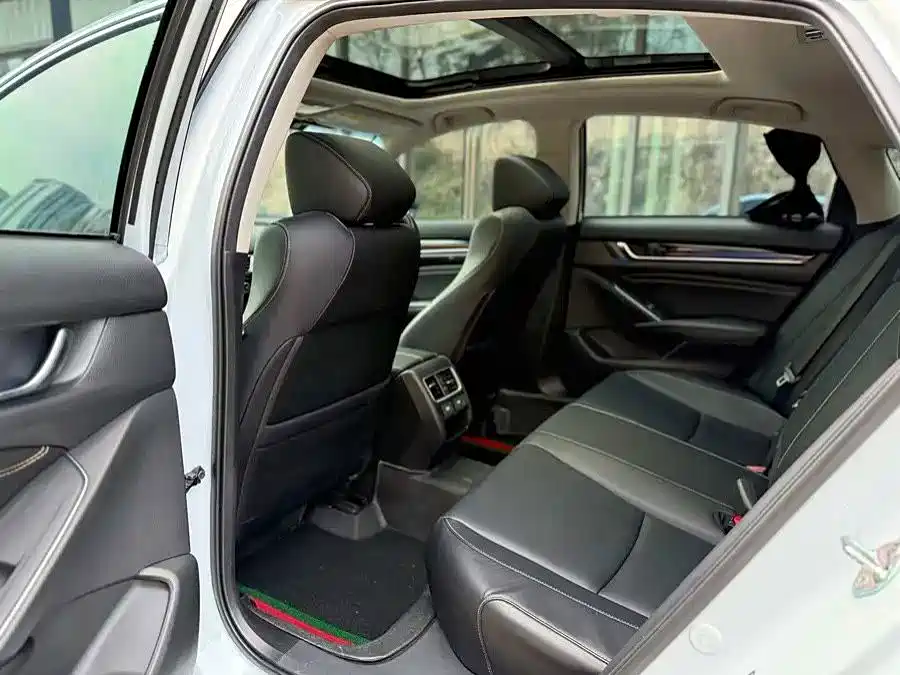 Honda Accord — миниатюра 12