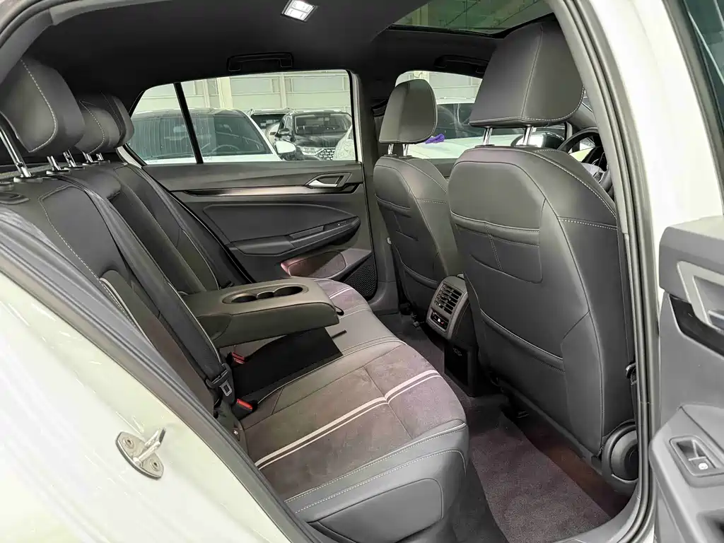 Volkswagen Golf — миниатюра 16