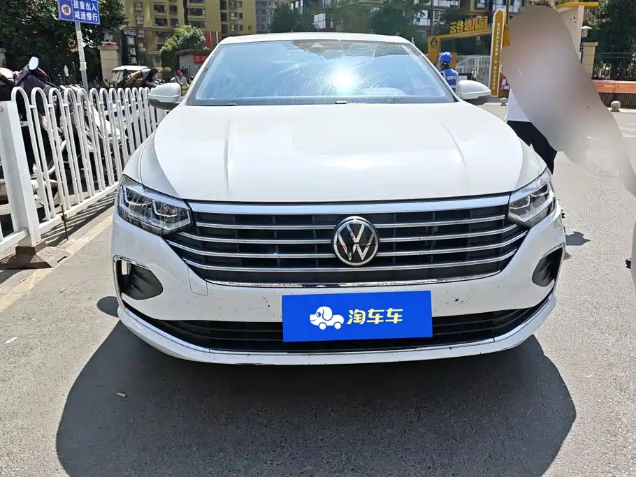 Volkswagen Lavida — миниатюра 2