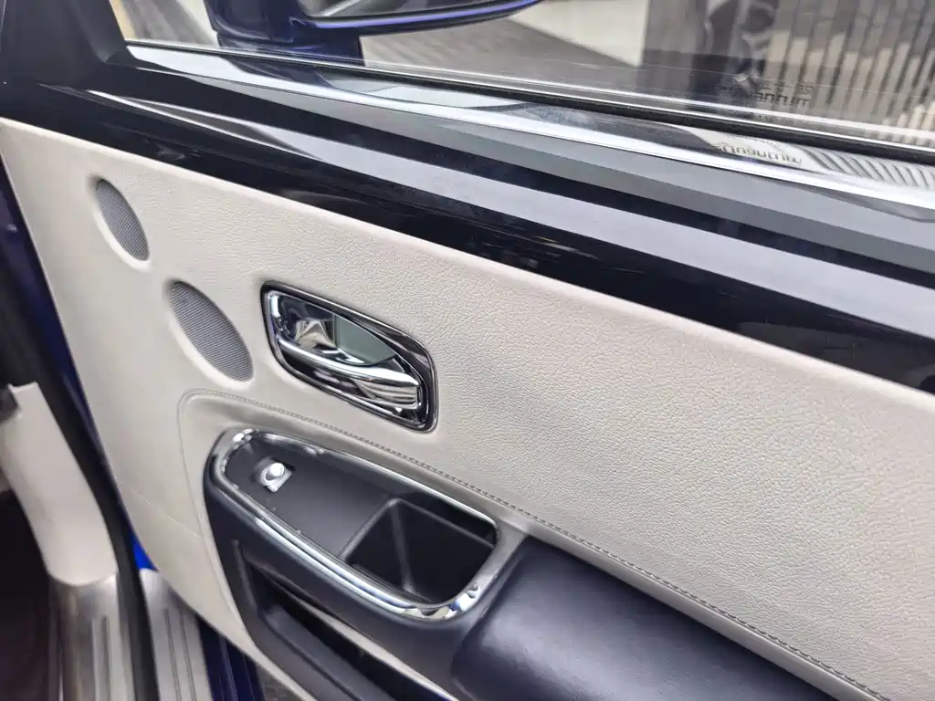 Rolls-Royce Ghost — миниатюра 10