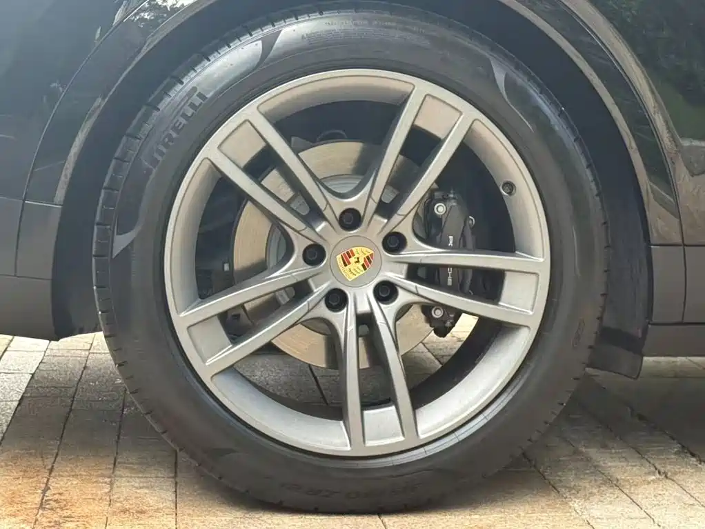 Porsche Cayenne — миниатюра 23