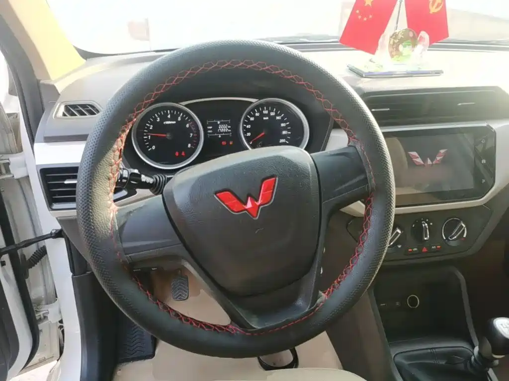 Wuling Hongguang — миниатюра 11