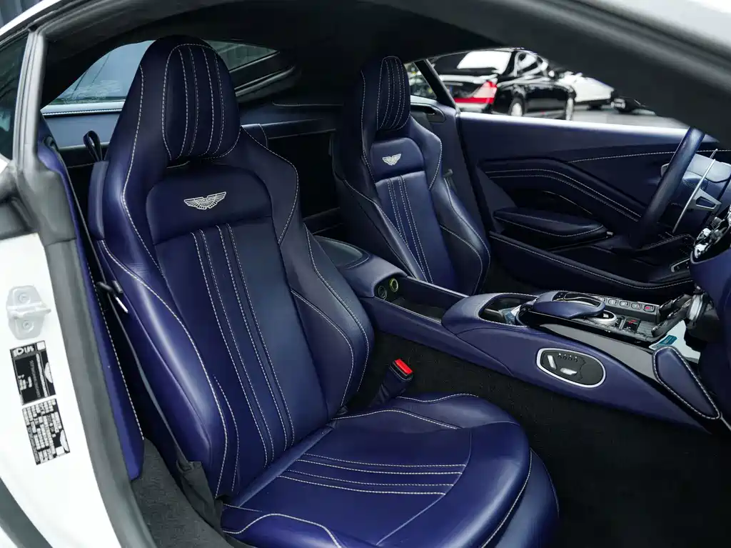 Aston Martin V8 Vantage — миниатюра 15