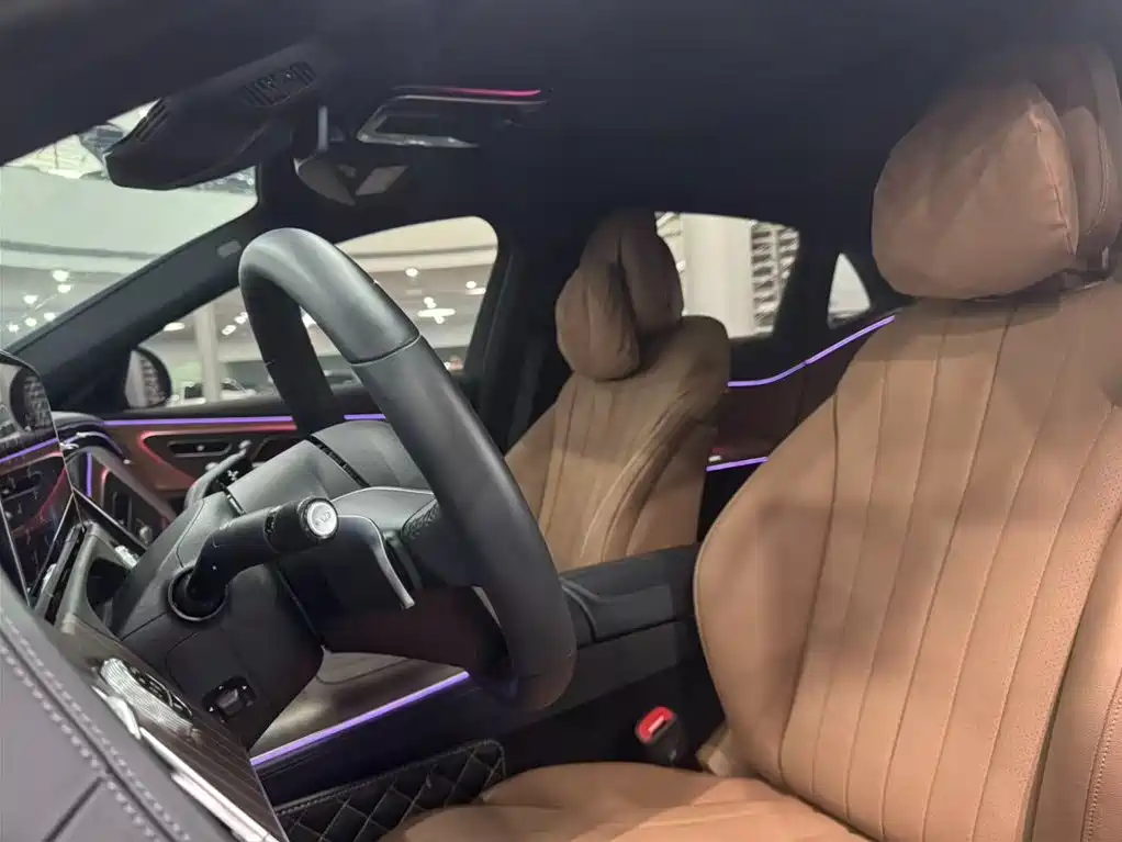 Mercedes-Benz E-Class — миниатюра 11