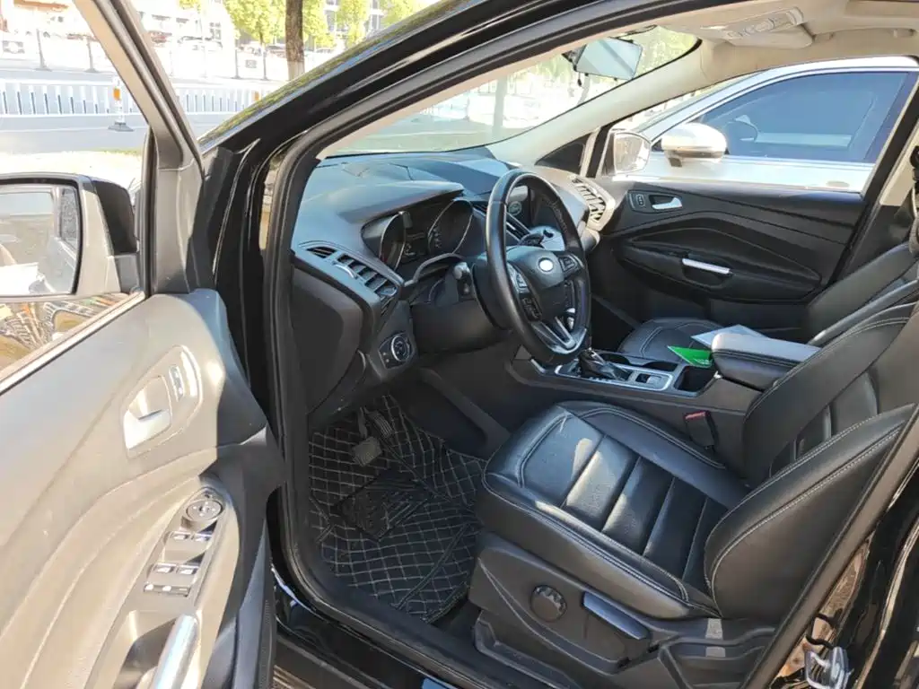 Ford Kuga — миниатюра 16