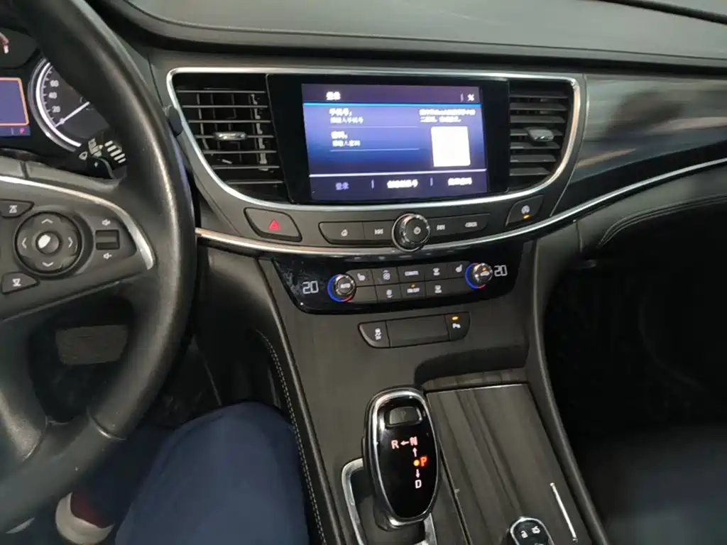 Buick LaCrosse — миниатюра 13