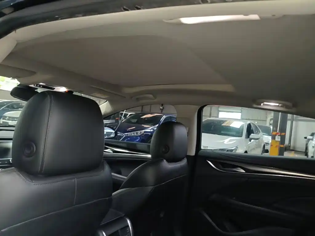 Buick LaCrosse — миниатюра 18