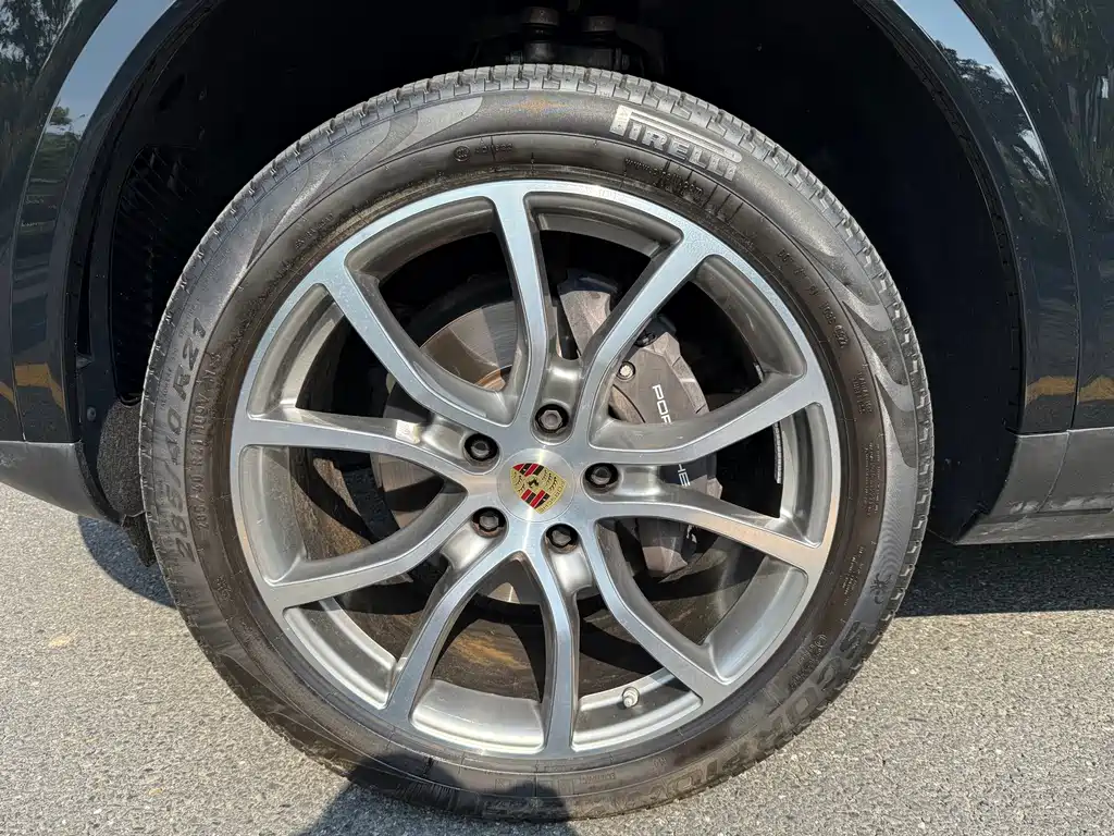 Porsche Cayenne — миниатюра 8