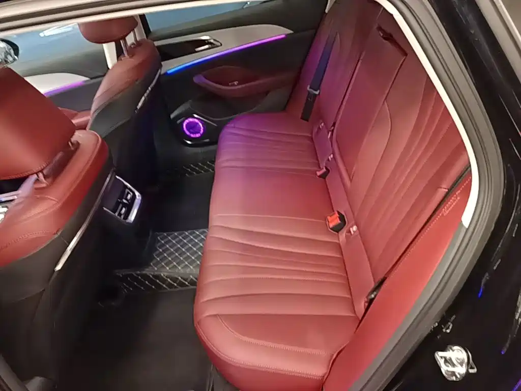 Hongqi Hongqi H5 — миниатюра 17