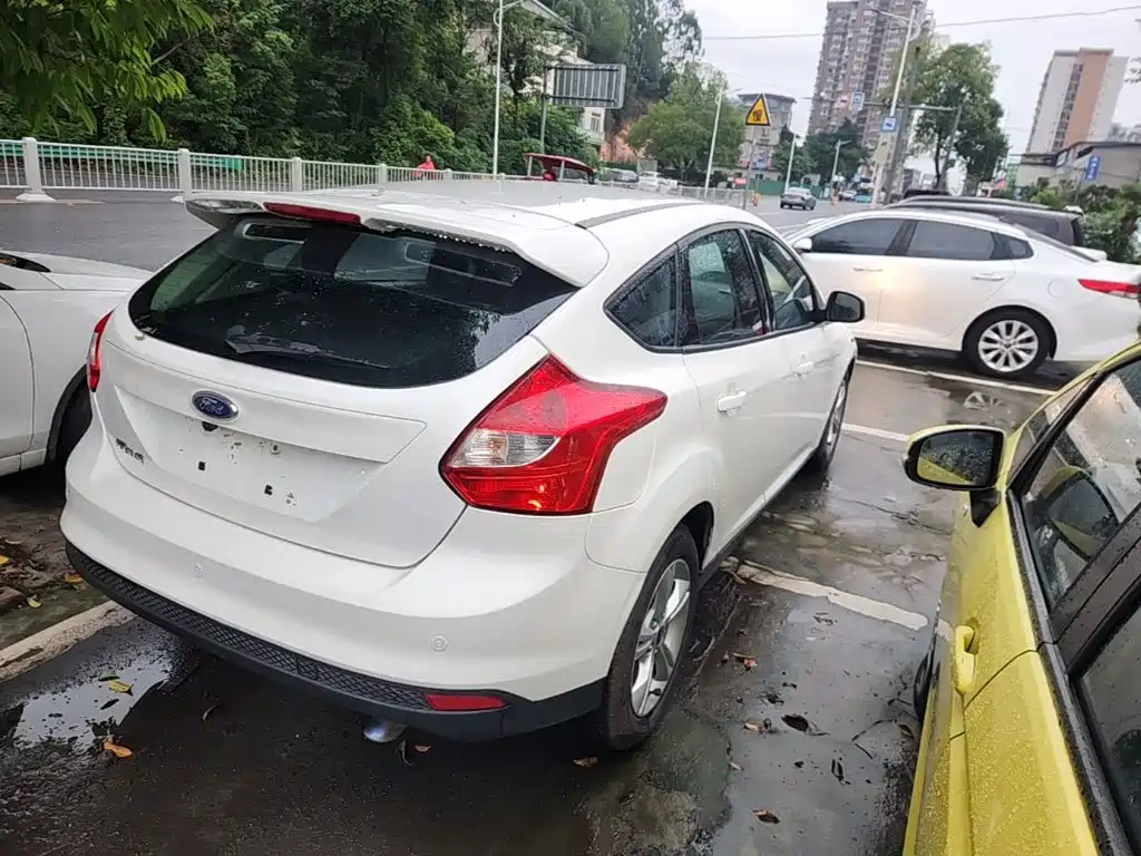 Ford Focus — миниатюра 7