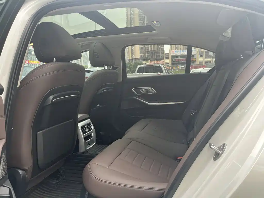 BMW 3 Series — миниатюра 18