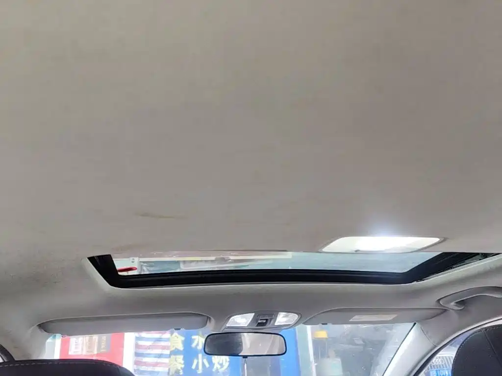 Hyundai Elantra — миниатюра 18