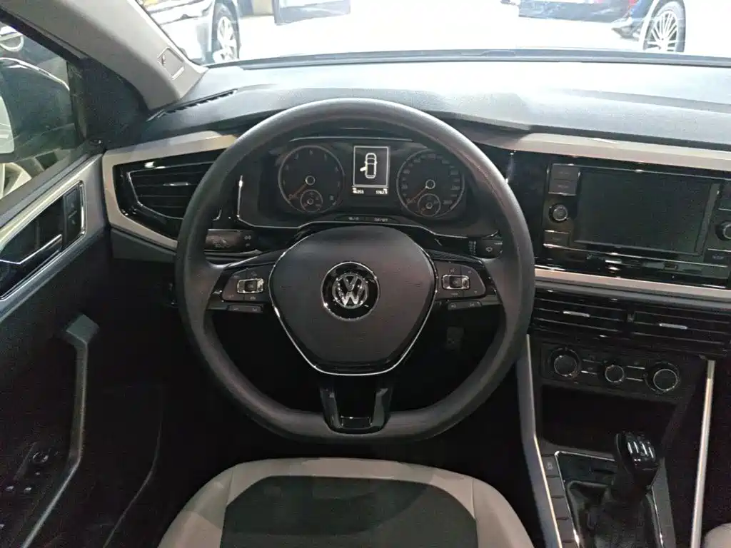 Volkswagen Polo — миниатюра 11