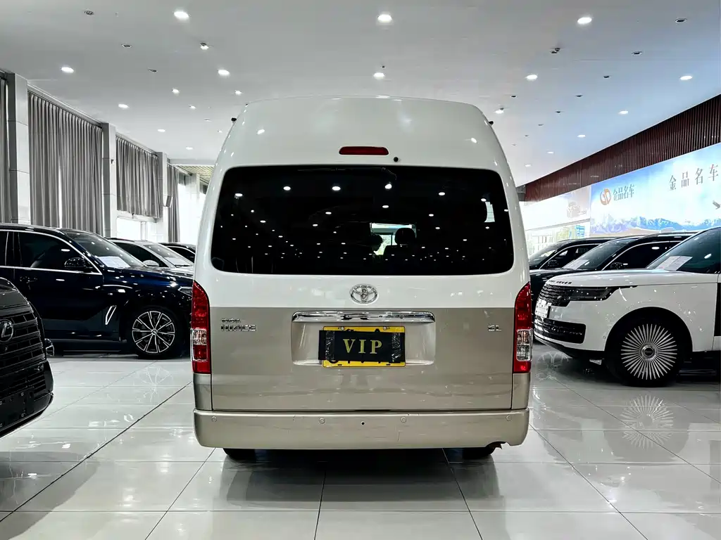 Toyota Hiace — миниатюра 4