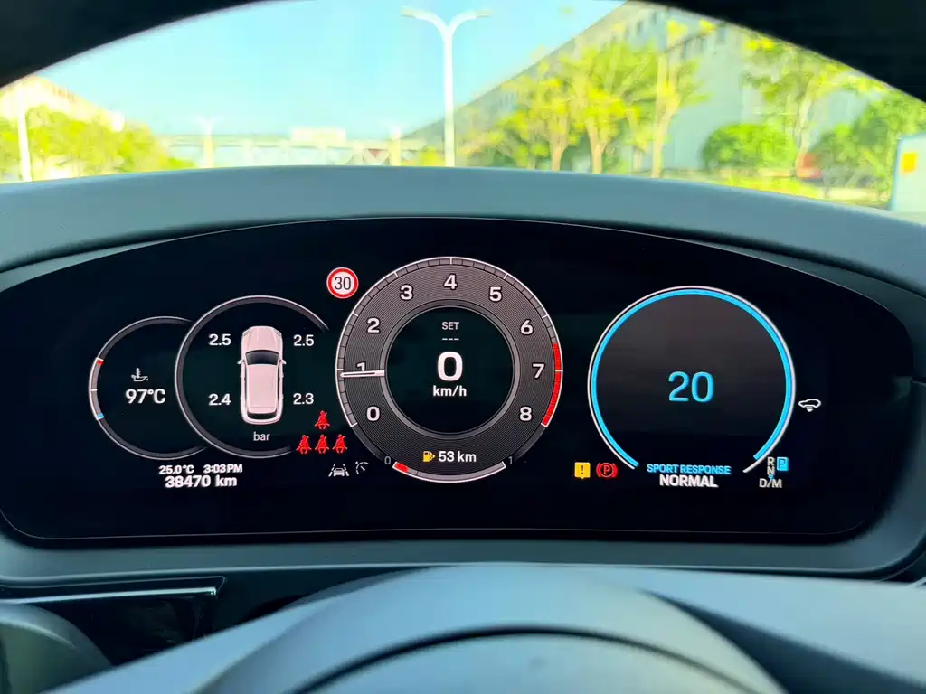 Porsche Cayenne — миниатюра 7